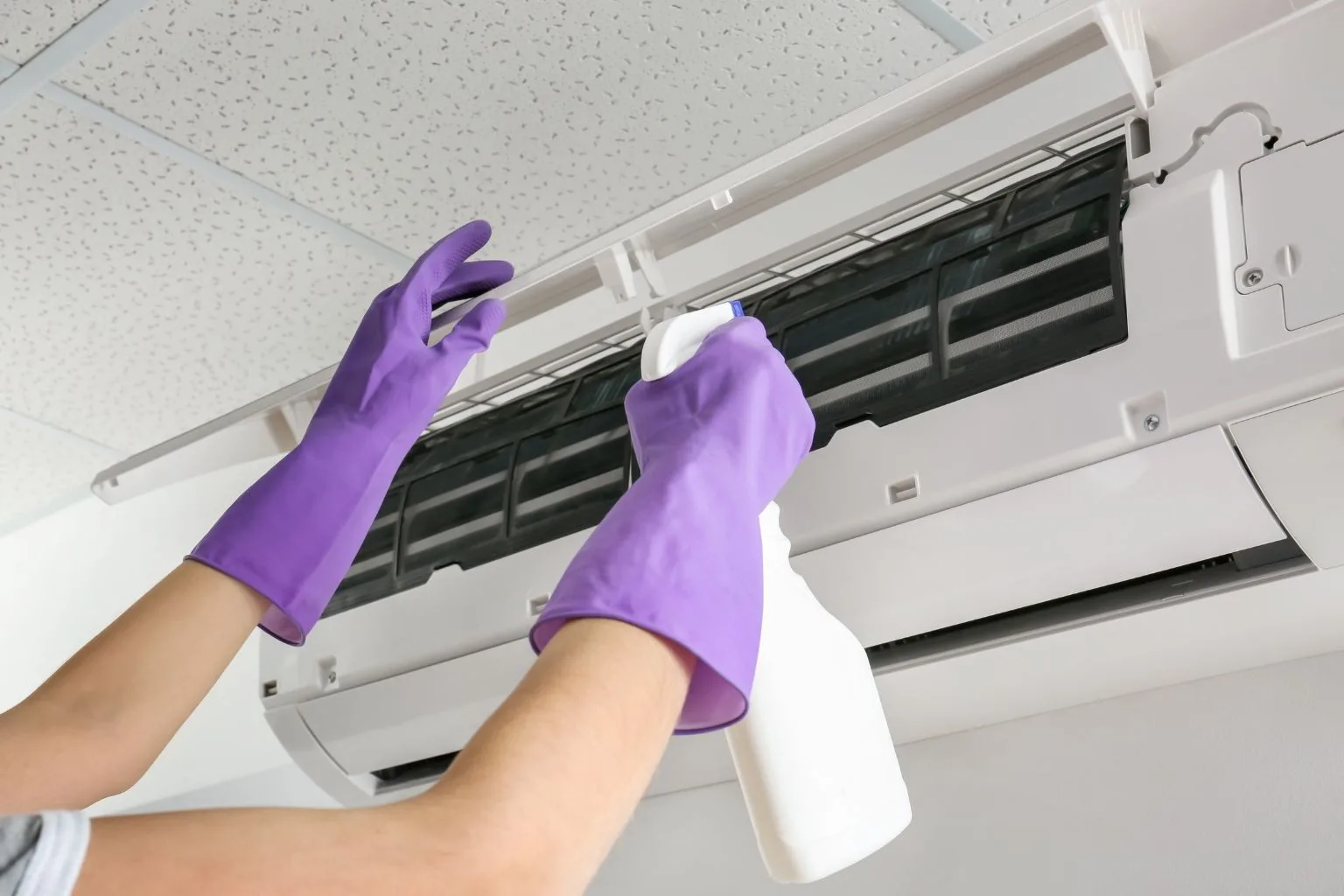 Чистим внутренний блок кондиционера